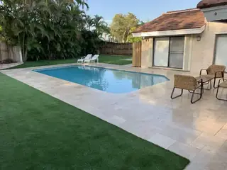 Artificial turf installation for landscaping, a putting green or pet area — project 09