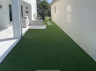 Artificial turf installation for landscaping, a putting green or pet area — project 13