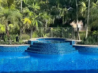 Glass pool tile selection or installation for a South Florida swimming pool — project 05
